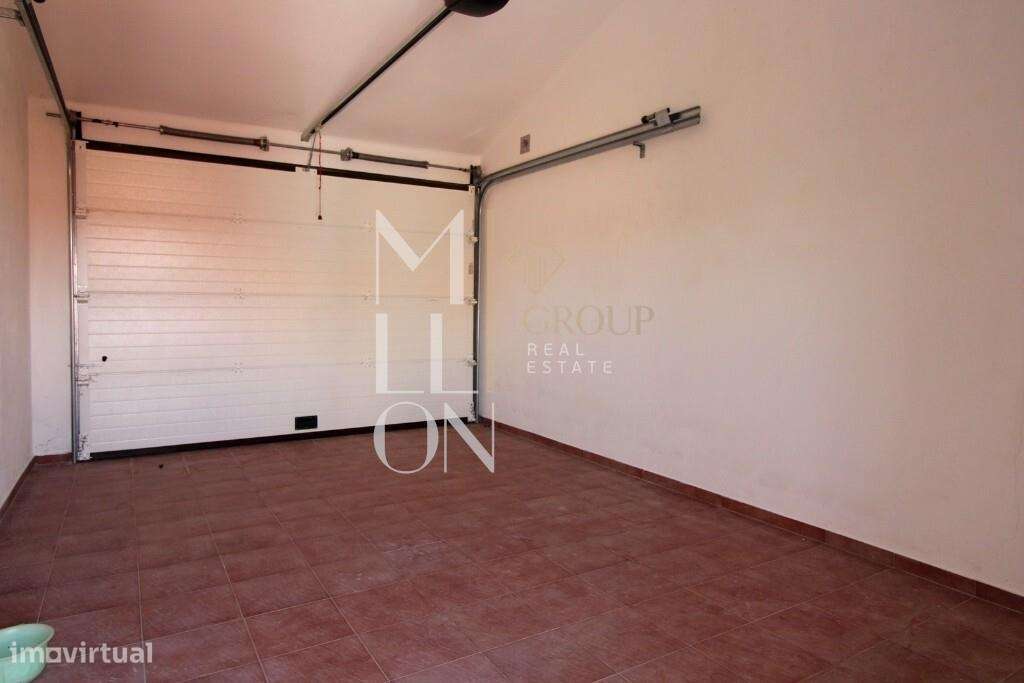 Moradia de charme Reabilitada com Garagem e Logradouro-37