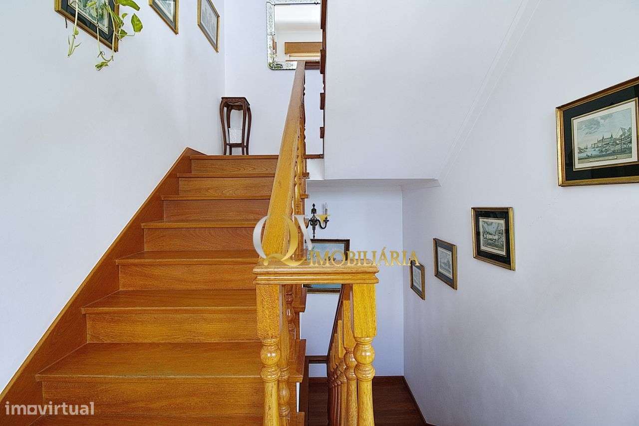 Excelente Moradia V4 para venda sita nos Jardins da Parede-34