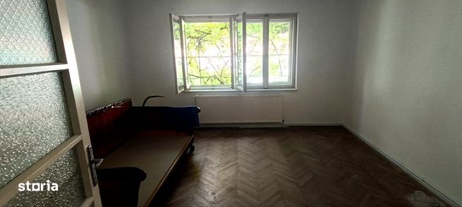 Casa sanatoasa in centrul localitatii Cristian-6