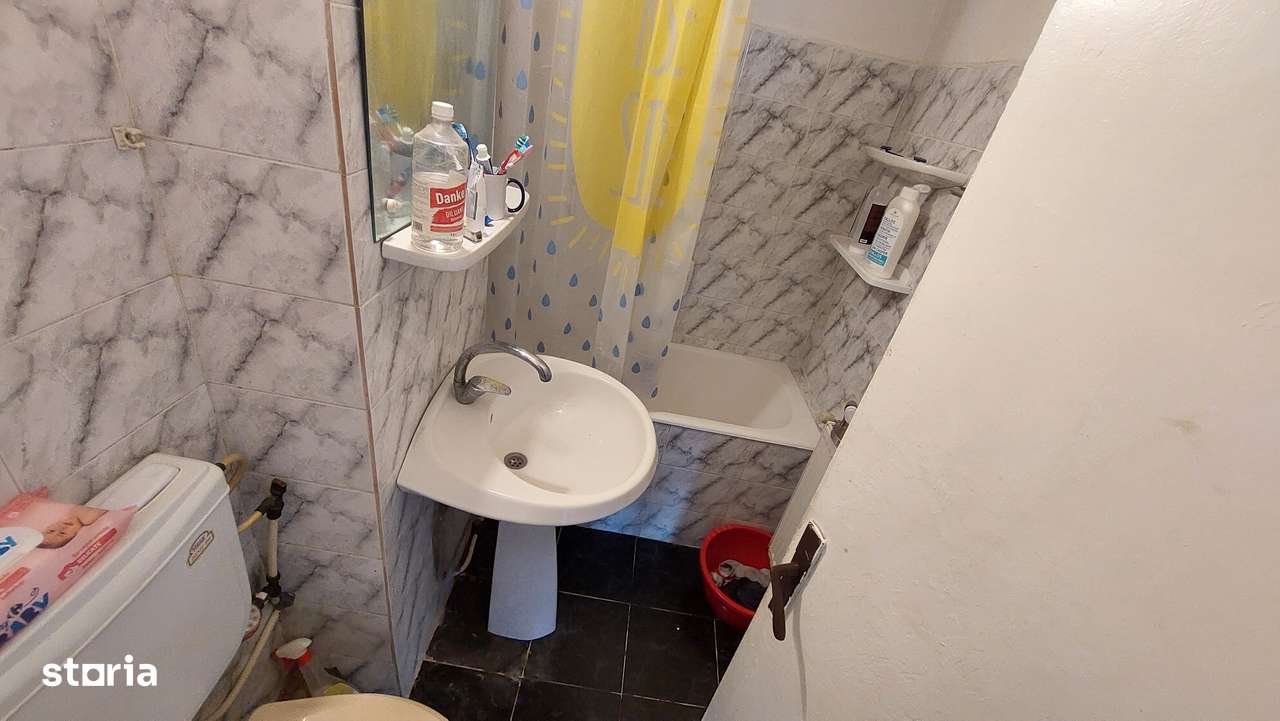Apartament 3 camere, etaj 3, între două școli , Mioveni-5