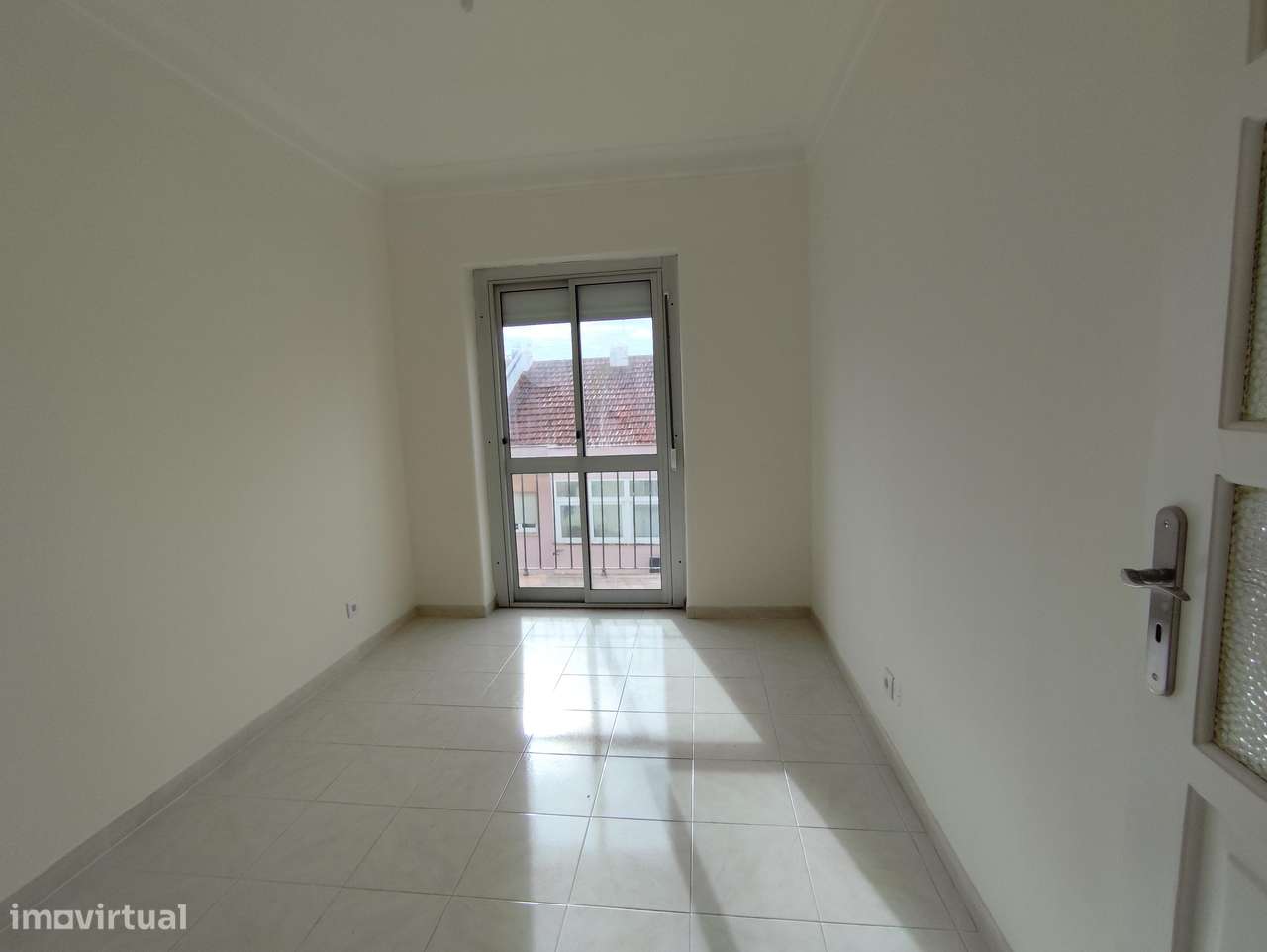 T3 remodelado, centro Algés - Grande imagem: 5/21