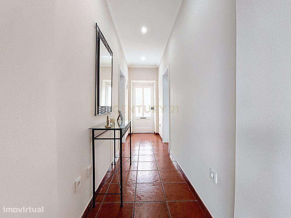 Moradia Renovada no Centro da Vila do Nordeste – Excelente Oportunidad - Grande imagem: 5/27