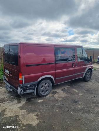 Far Dreapta Ford Transit 2006 Berlina Rosu - 2