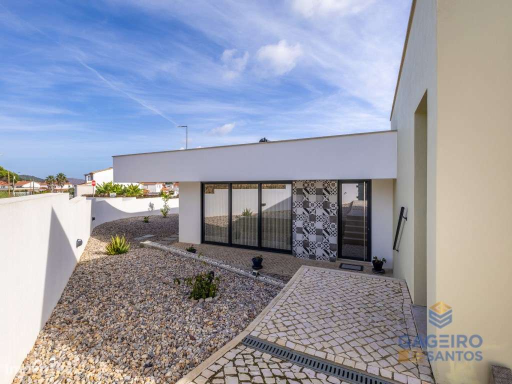 Moradia T3 individual de 2023 com garagem-26