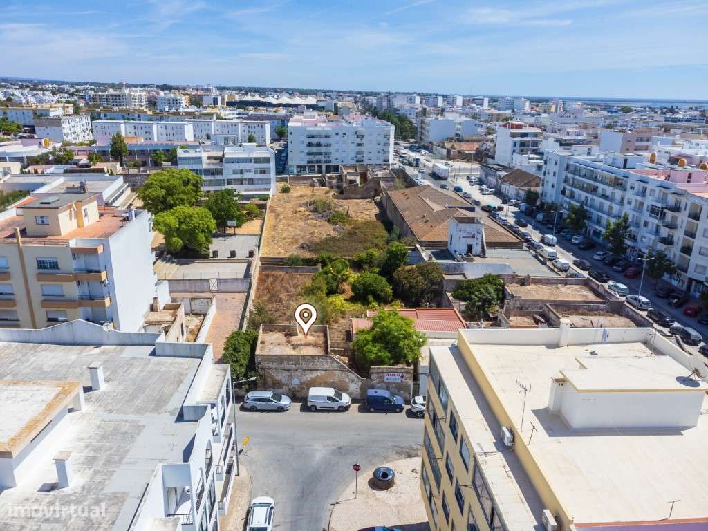 Terreno com Casa em ruínas no Centro de Olhão-28