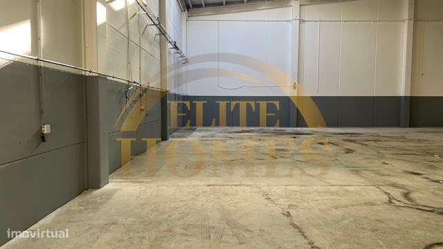 Armazém para venda na Quinta do Anjo.-11