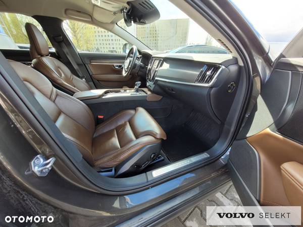 Volvo V90 Cross Country - 19