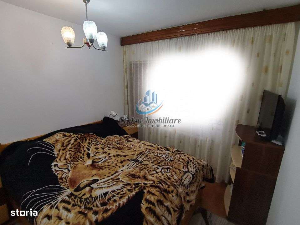 Apartament 3 camere, decomandat, 1 Mai - Imagine principală: 3/13