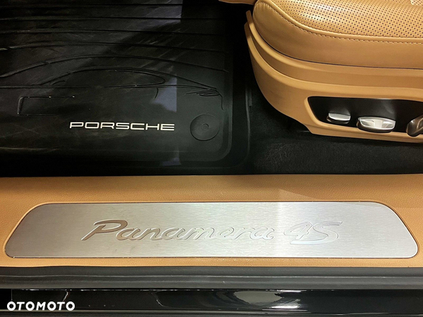 Porsche Panamera - 24