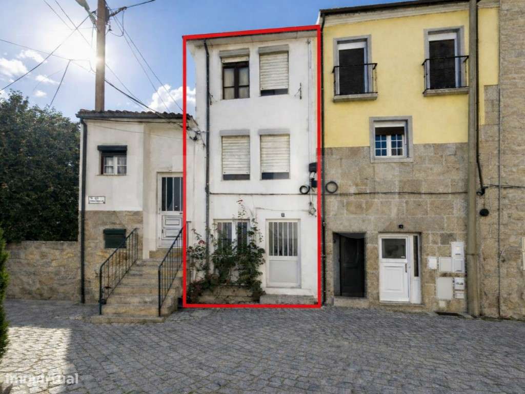 Moradia de Traça Tradicional no Centro do Fundão - Grande imagem: 5/6