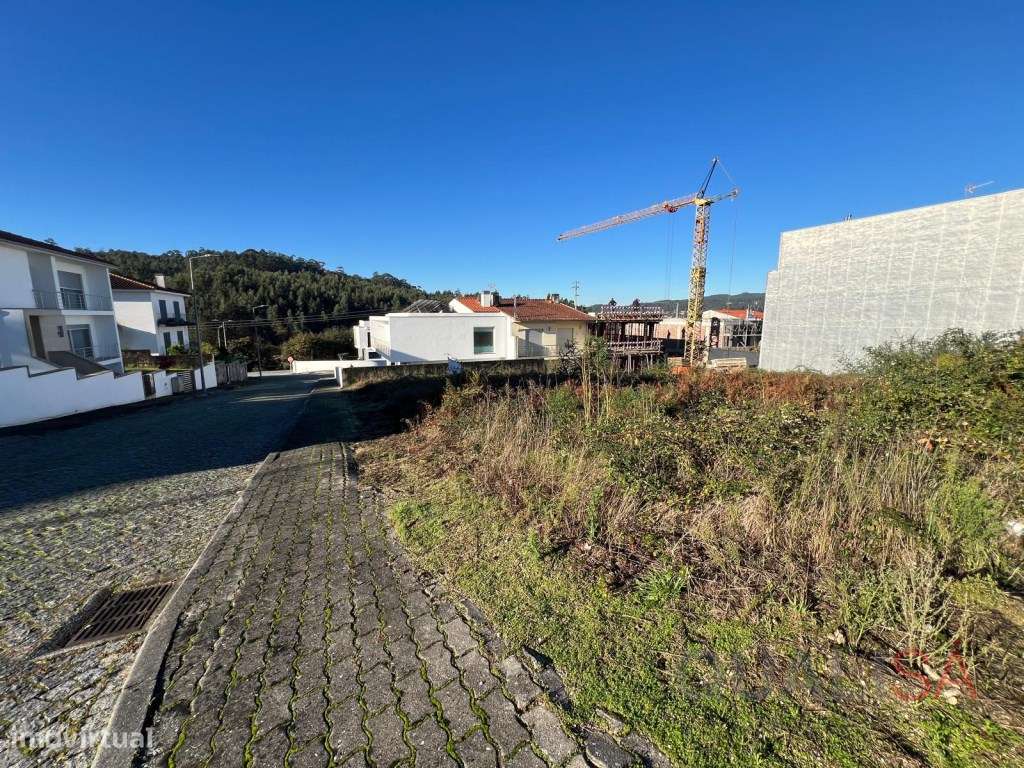 Lote de terreno com 300m2 para construção de moradia de gaveto com ... - Grande imagem: 5/21