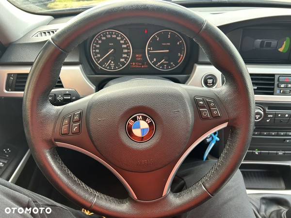 BMW Seria 3 318d DPF Touring Edition Sport - 19
