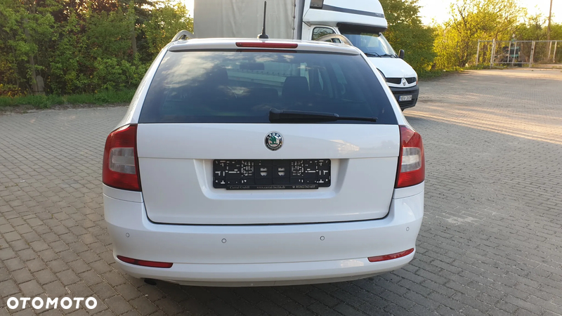 Skoda Octavia Combi 2.0 TDI DPF Ambition - 4