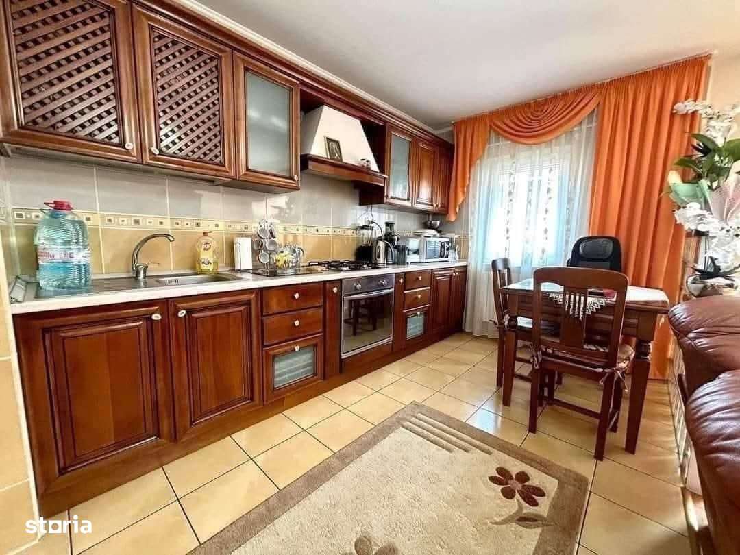 De vanzare 3 camere decomandat mobilat și utilat - Imagine principală: 5/10