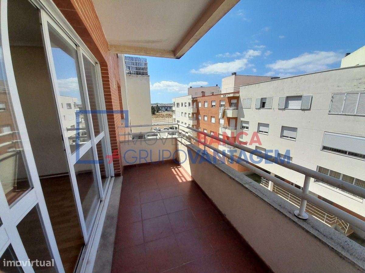 Apartamento T3, com  111 m2, situado em Alhos Vedros, Concelho da M... - Grande imagem: 3/24