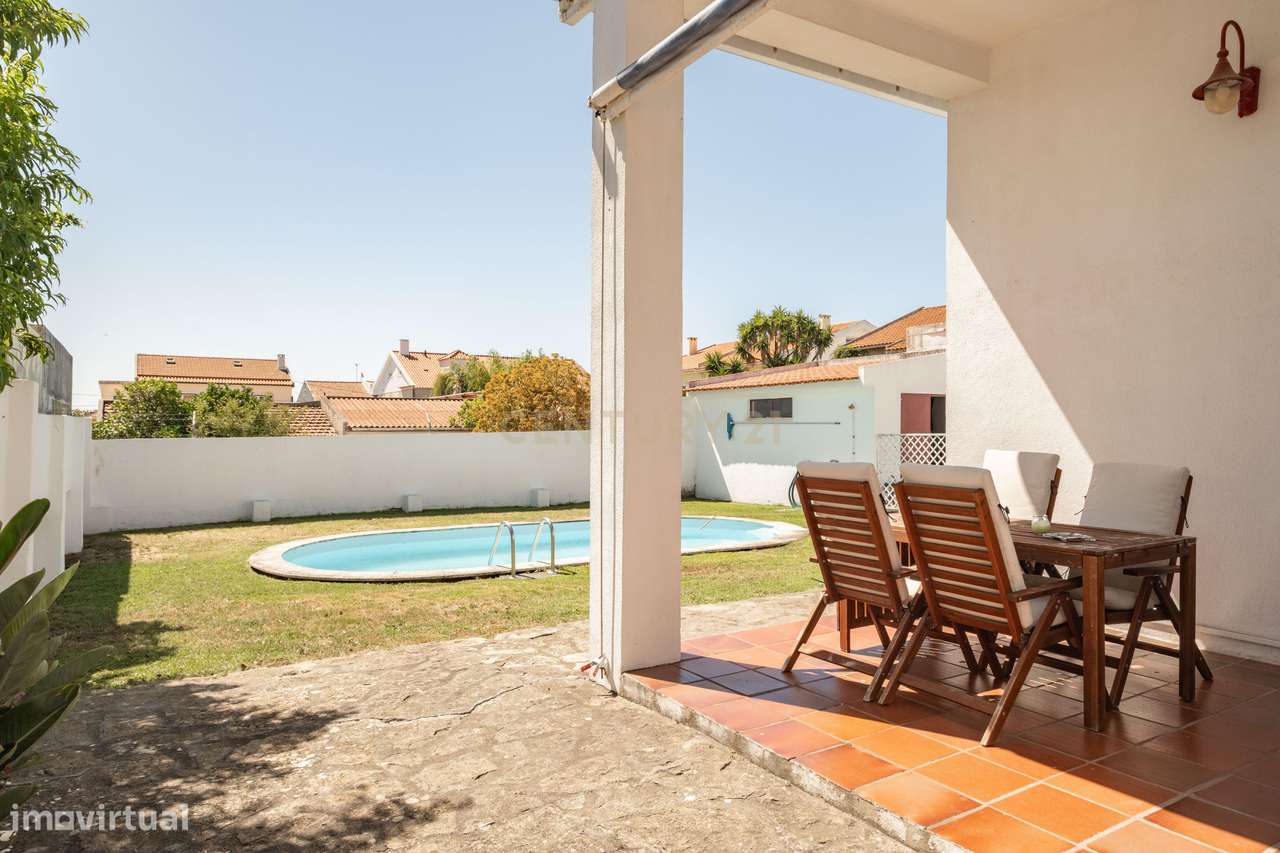 Moradia T4 com piscina em Algueirão Mem Martins, Sintra-27