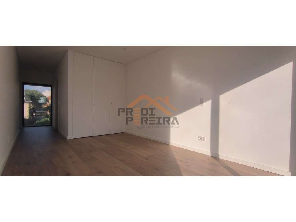 Última fração disponível!
T3 de luxo, com terraço e uma box, inser...-20