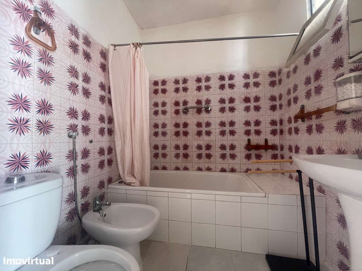 Moradia T4 com quintal-19