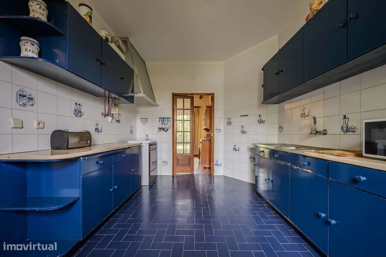 Moradia T4 com Jardim e Vista de Campo na Golegã-11