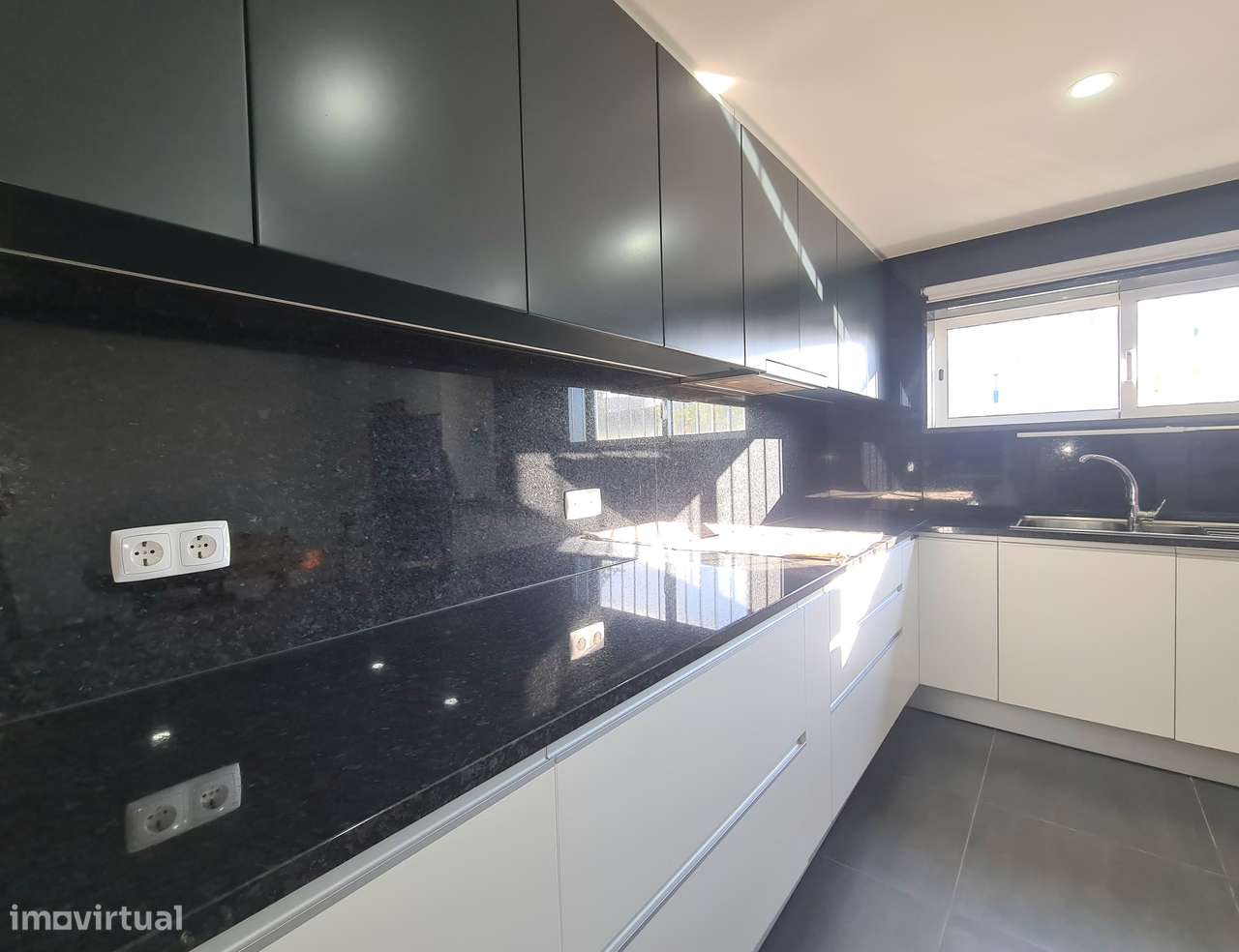 Moradia Isolada c/ terreno em Lourosa-1