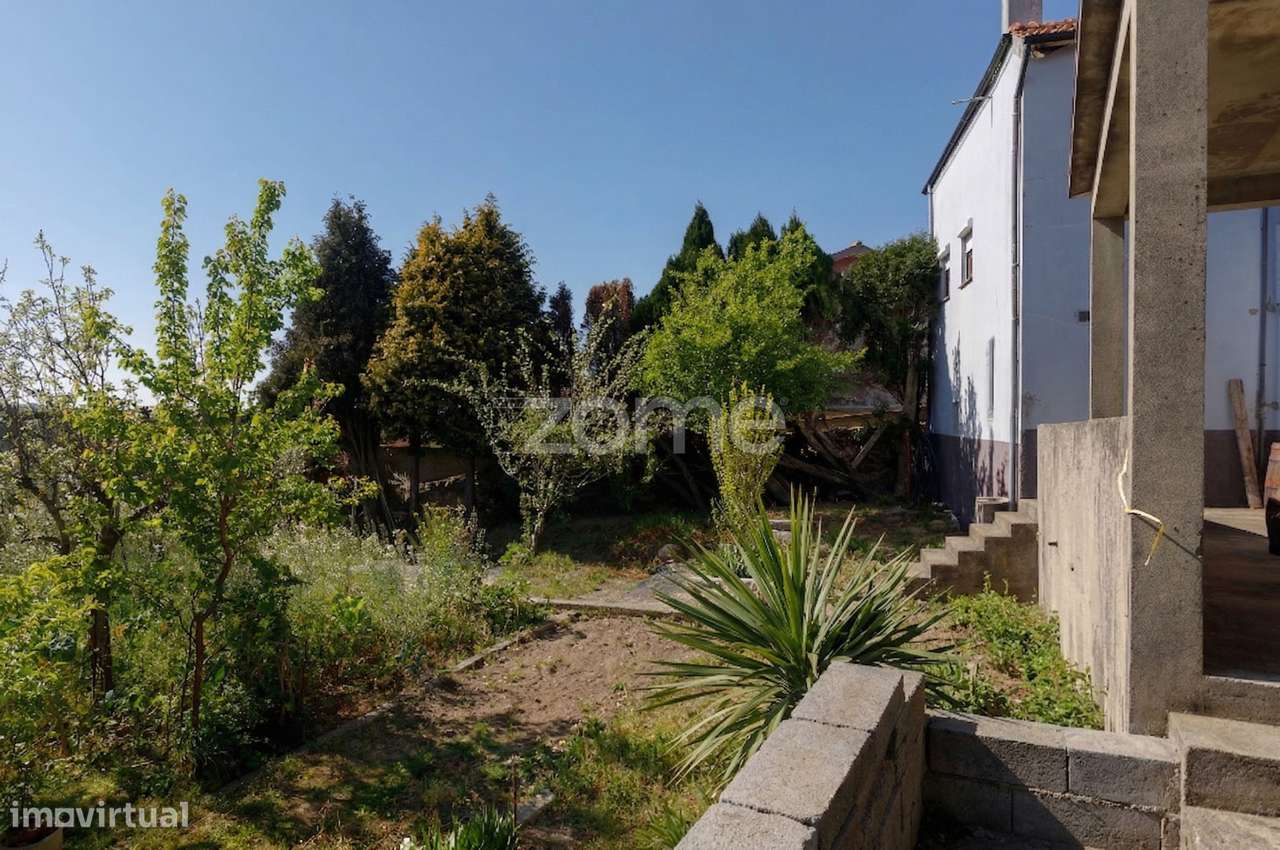 Moradia T3 de 4 frentes, com 984 m² de Terreno em Vila do Conde-22