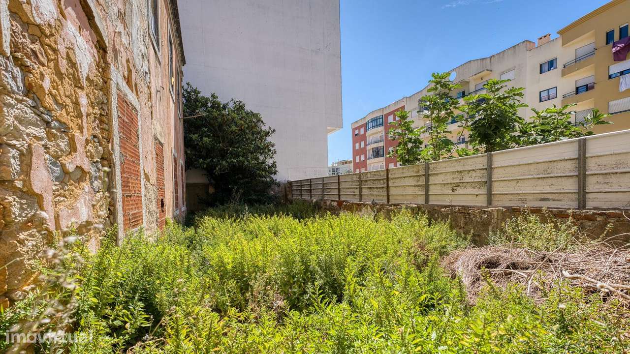 Prédio para reabilitação total | Centro de Setúbal-9
