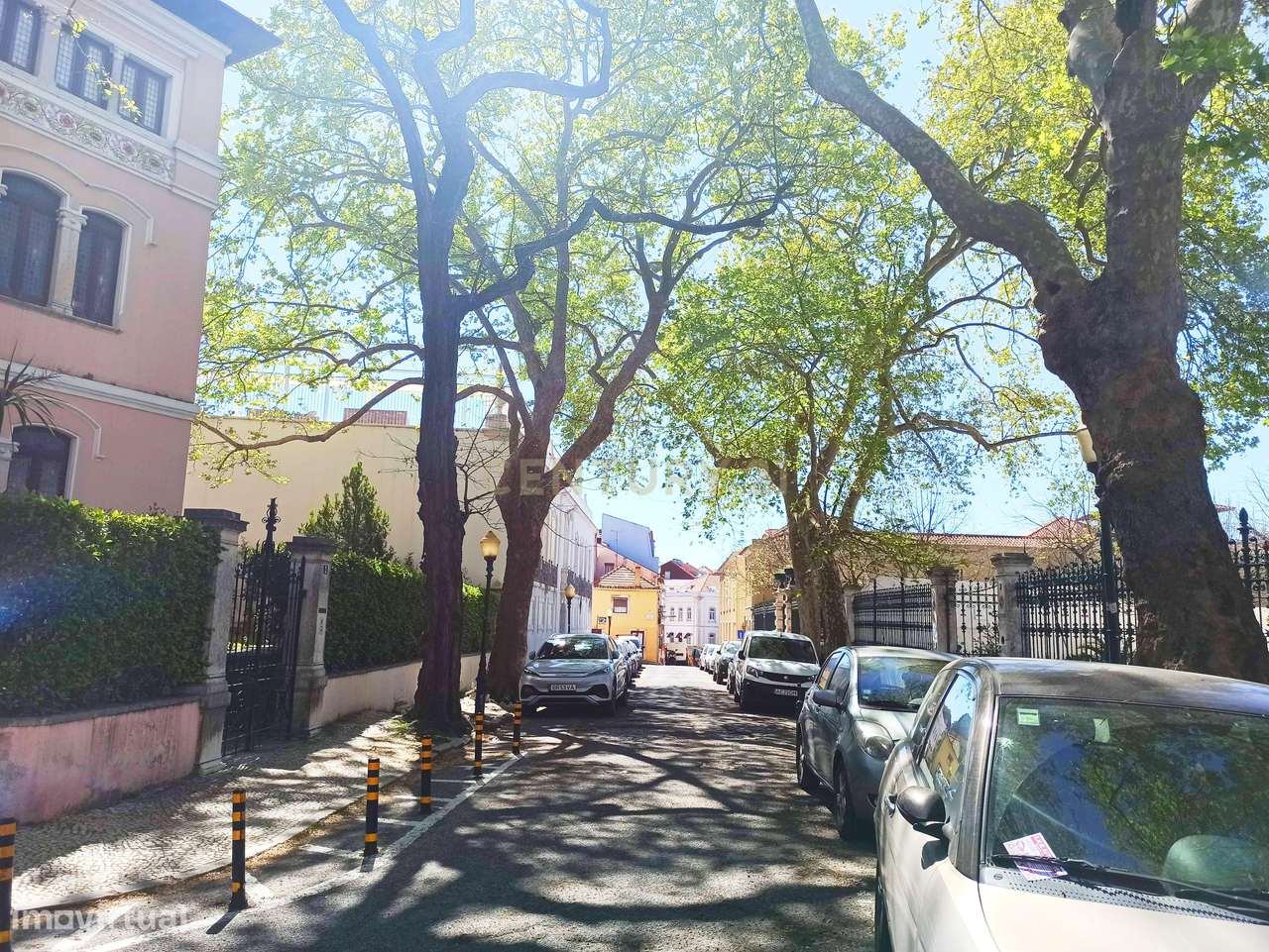Apartamento com terraço e vista junto ao jardim do Torel-25