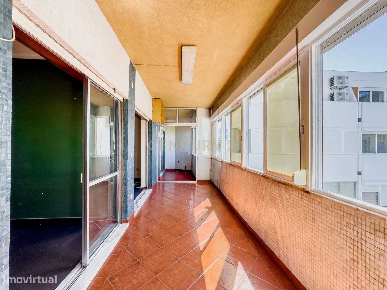 Apartamento T2 com Vista de Rio | Almada-7