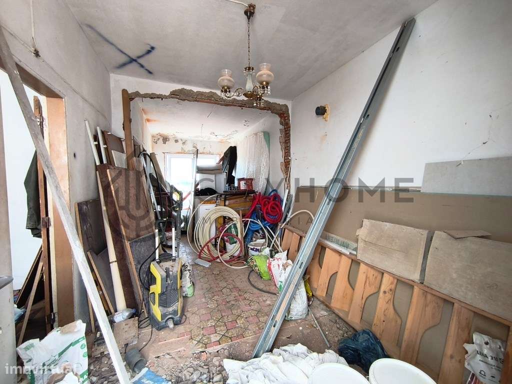 Duas Moradias T1 e T2 de campo em recuperação-14