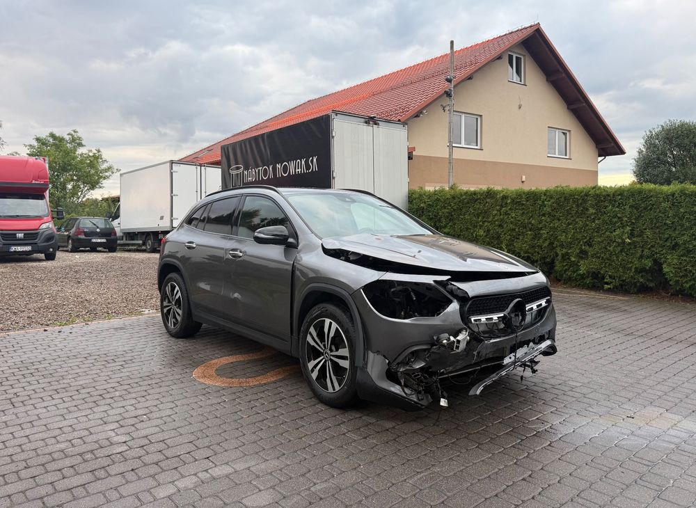 Mercedes-Benz GLA 200 d 4Matic 8G-DCT Progressive 2022