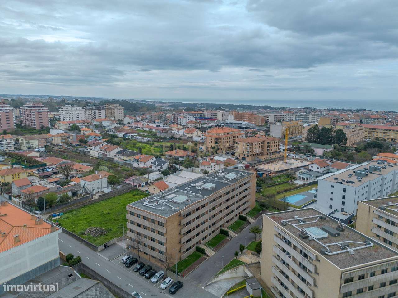Luminoso T3+1 com Escritório e Varandas – Canidelo, Gaia-37