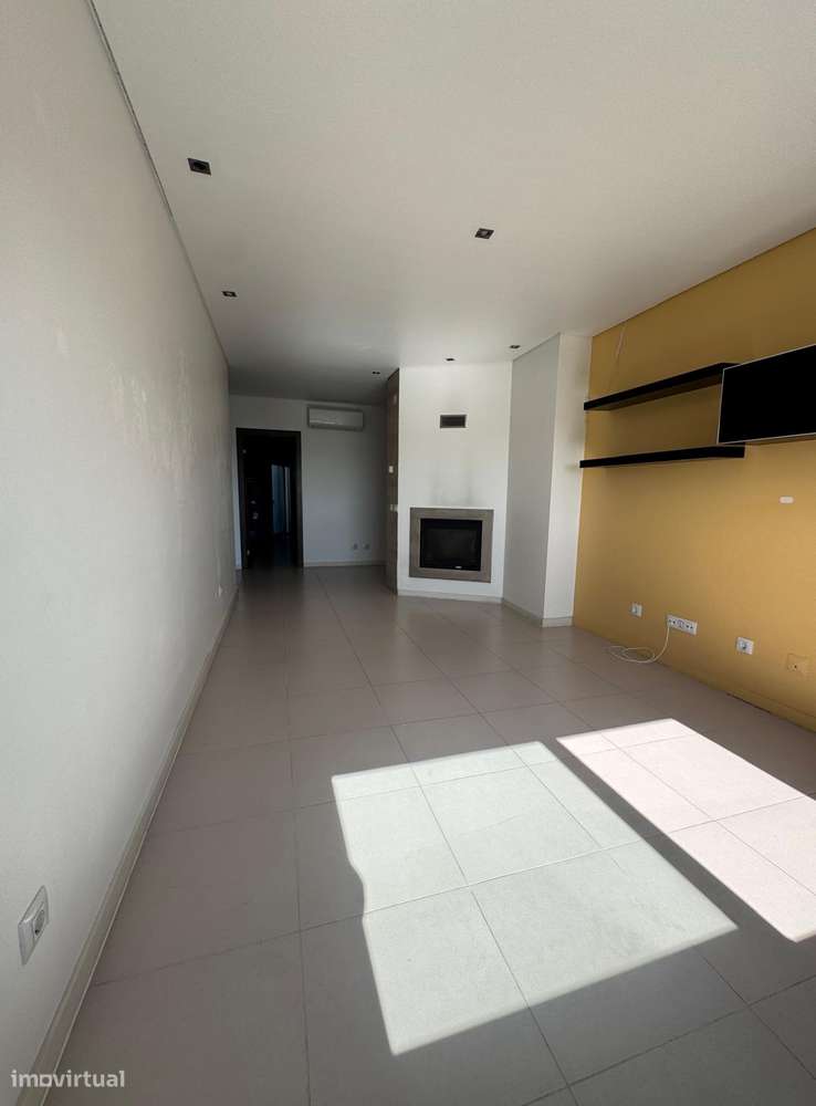 T2 com varanda, garagem e terraço no Entroncamento - Grande imagem: 2/19