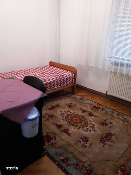 Camera de inchiriat intr-un apartament