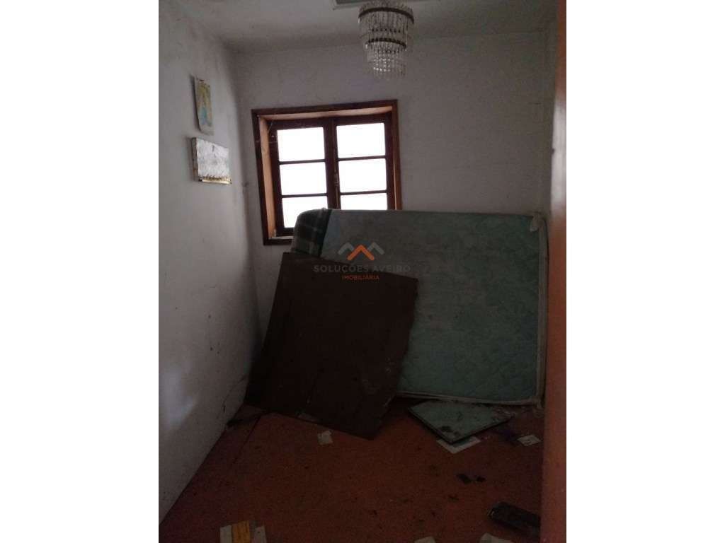 Moradia T4 com Espaço Comercial-21