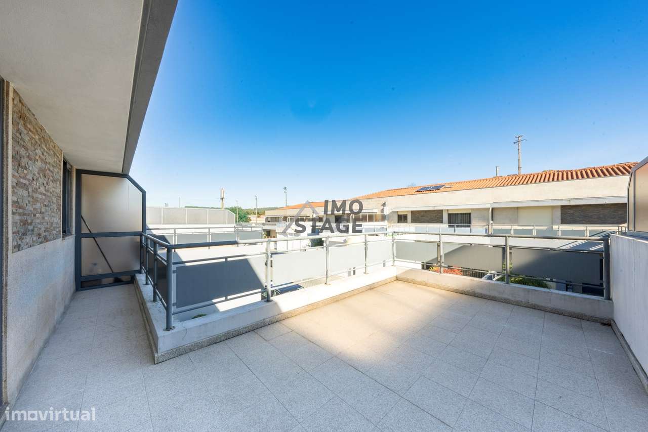 Moradia T3 de Luxo em Condomínio no Centro de Valongo-23