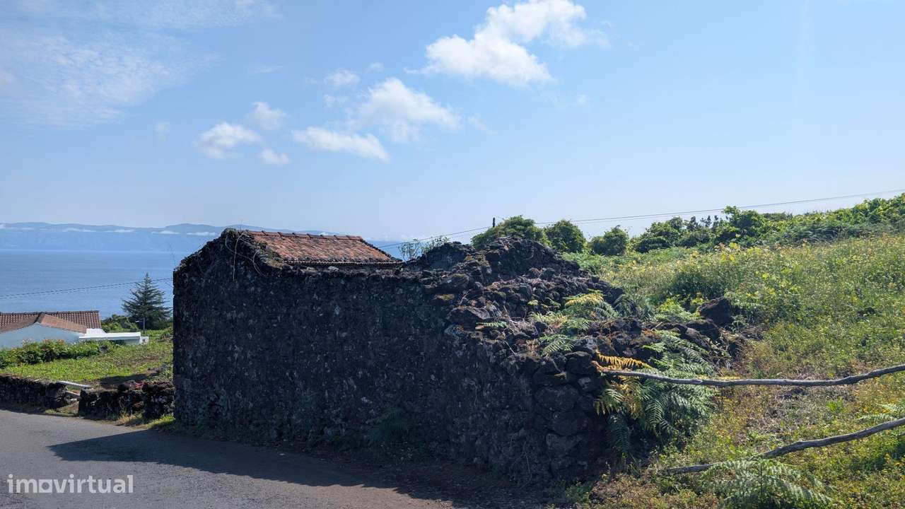 Ruína com Potencial Turístico e Vistas Deslumbrantes na Ilha do Pico-17