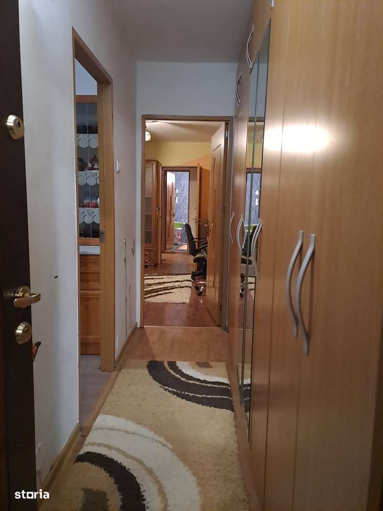 Vând apartament cu 2 camere ,etaj 2,zona centru,mobilat - Imagine principală: 4/14