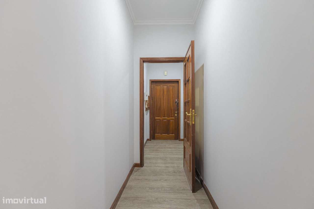 Apartamento T1 com Varanda em Canelas-18