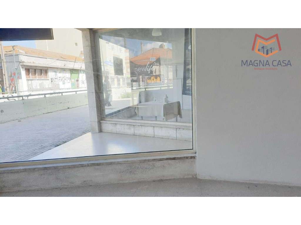 LOJA em ótimo estado, para VENDA no Barreiro - Setúbal, com USO FRU... - Grande imagem: 2/10
