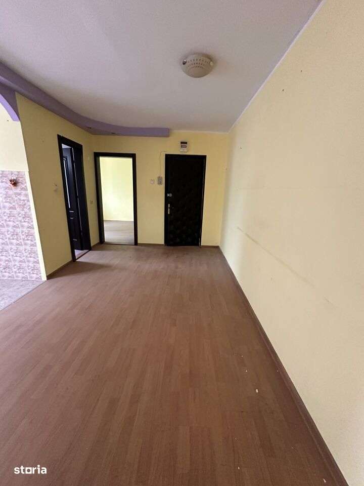 APARTAMENT 2 CAMERE - ROMAN - Imagine principală: 1/11
