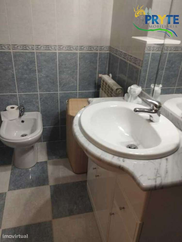 Apartamento T2 situado na Vila da Sertã-24