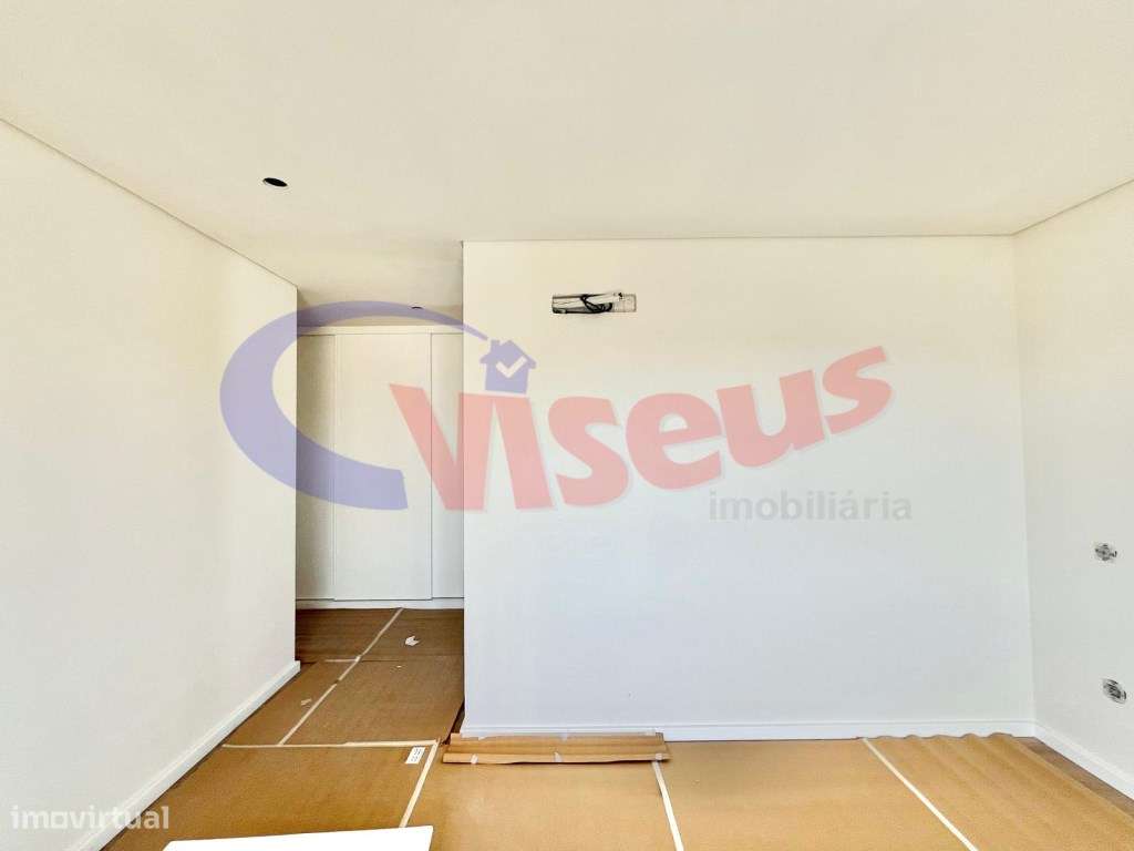 Apartamento T3 Penthouse Coimbrões-8