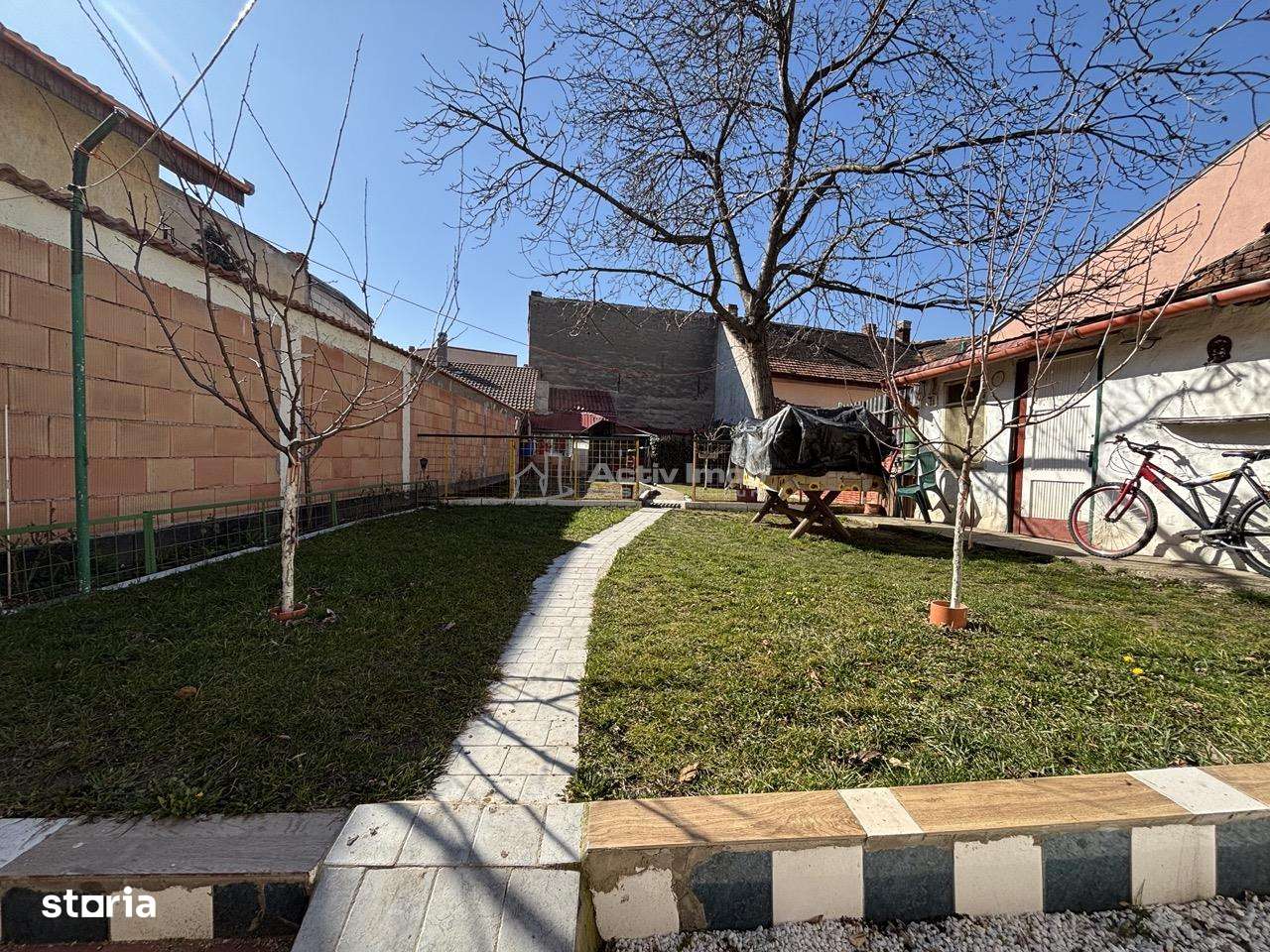 Casa central singur in curte  - 150 mp util - 411 mp curte-10