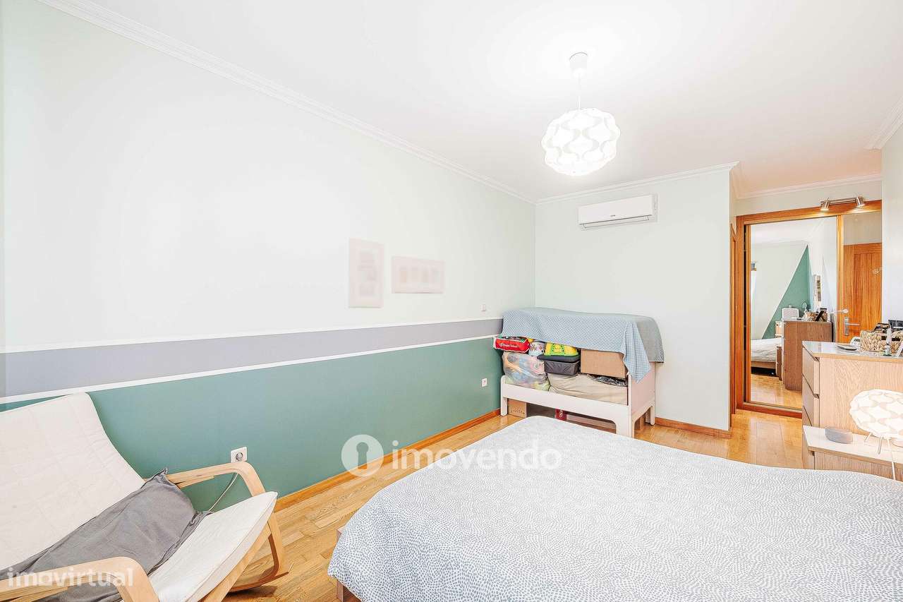 Apartamento T2, com estacionamento e arrecadação, em Vialonga-19