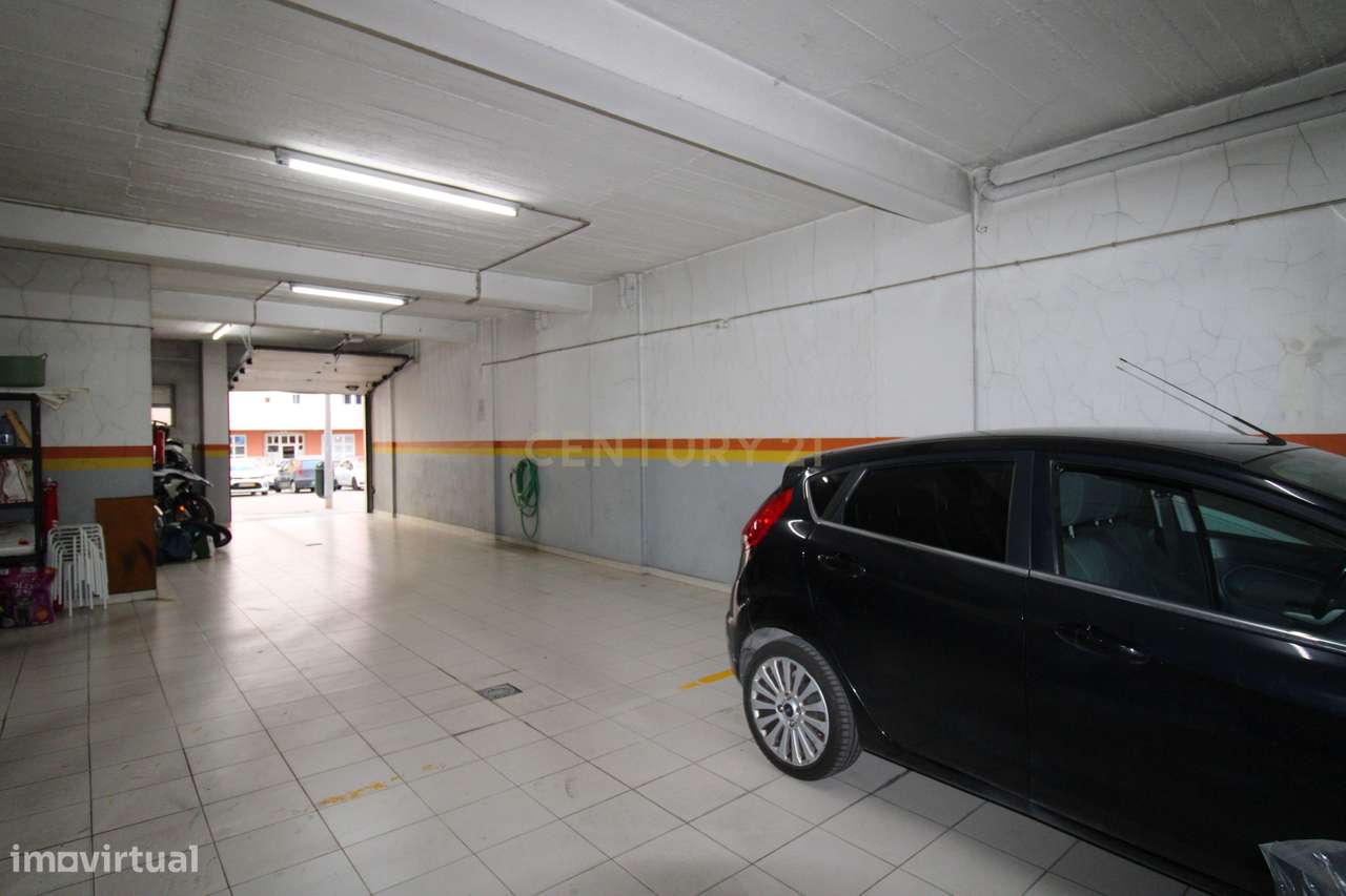 Apartamento T3 em  Santa Marta Do Pinhal com Parqueamento e Arrecadaçã-20