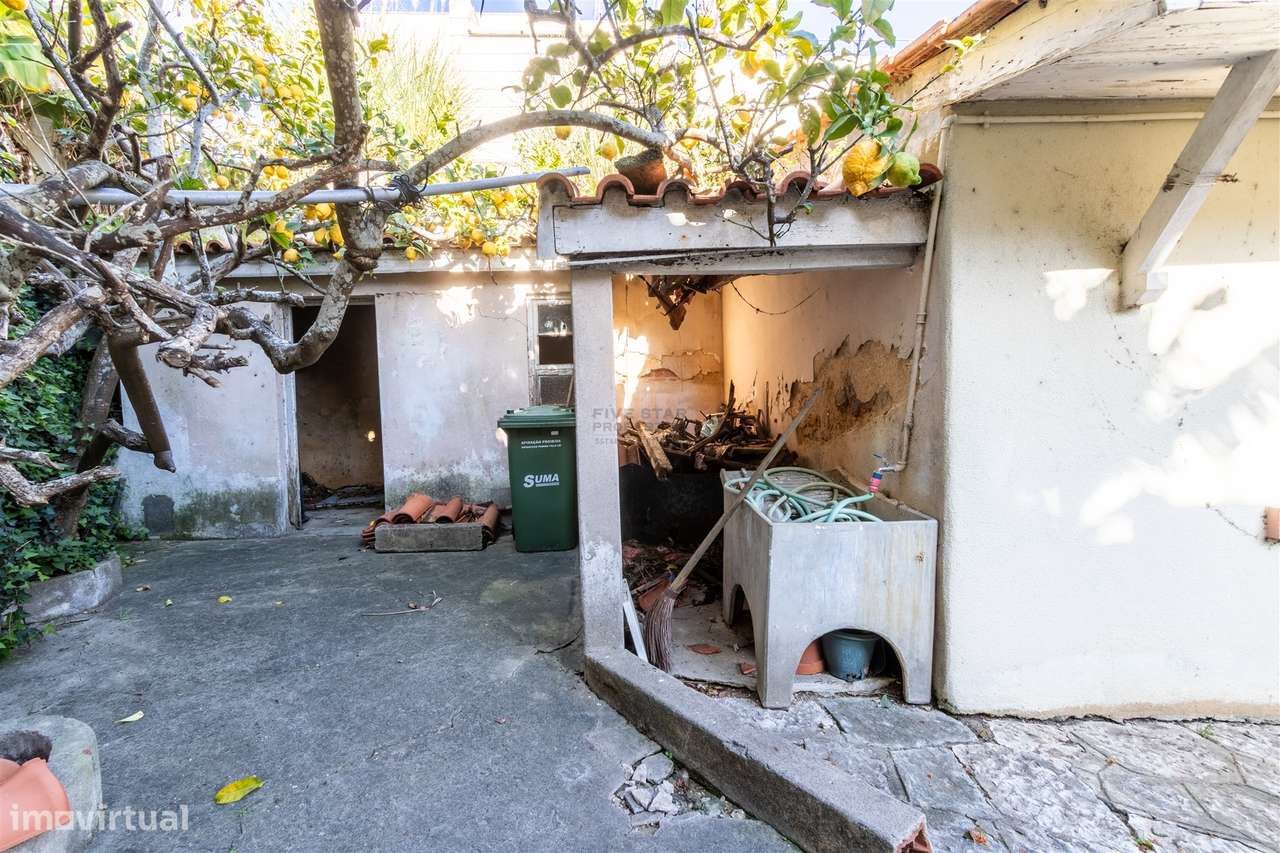 Moradia Estoril Cascais Vista Mar para renovar T6-49