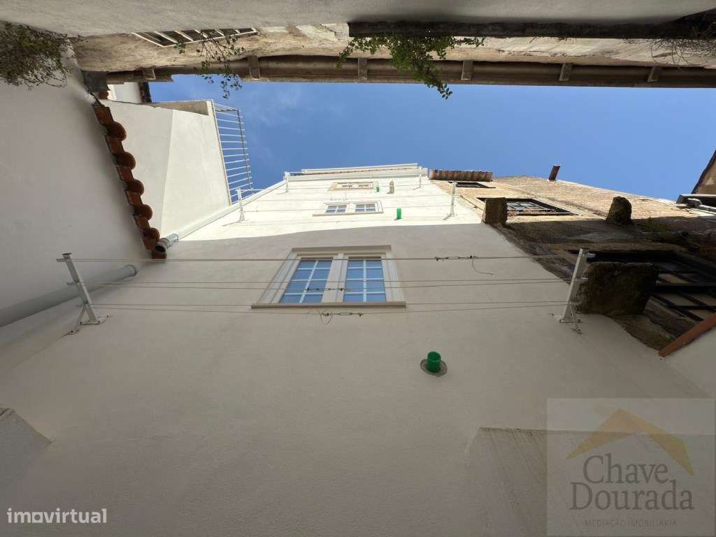 Prédio composto por 4xT0 e T1 - Centro de Coimbra-28