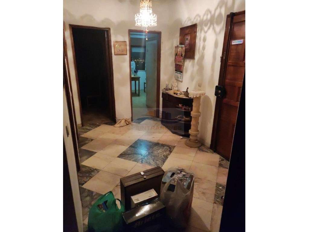 T3 com Potencial de Remodelação | Último Andar | Brandoa - Amadora - Grande imagem: 5/12