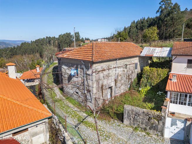 Moradia para Restaurar T2 Venda em Sande, Vilarinho, Barros e Gomide,V-2