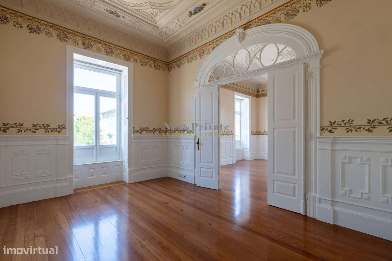 Palacete à venda na Rua de Álvares Cabral-22
